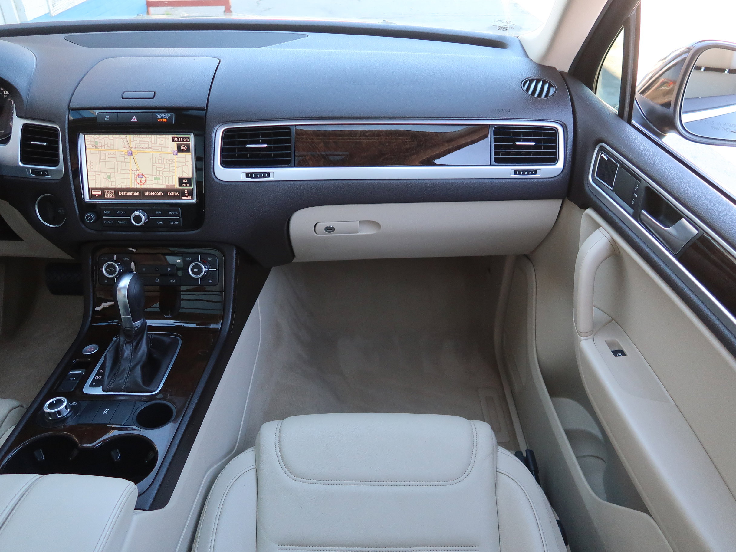 Used 2014 Volkswagen Touareg Executive image 15