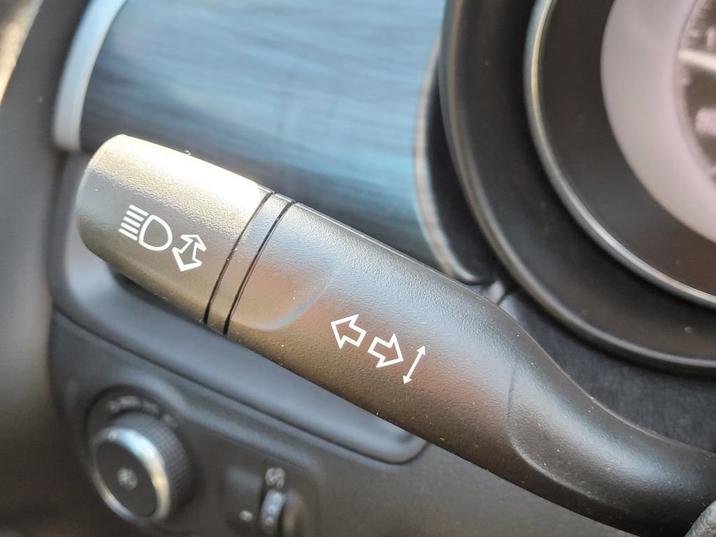 Used 2020 Buick Envision Essence image 32