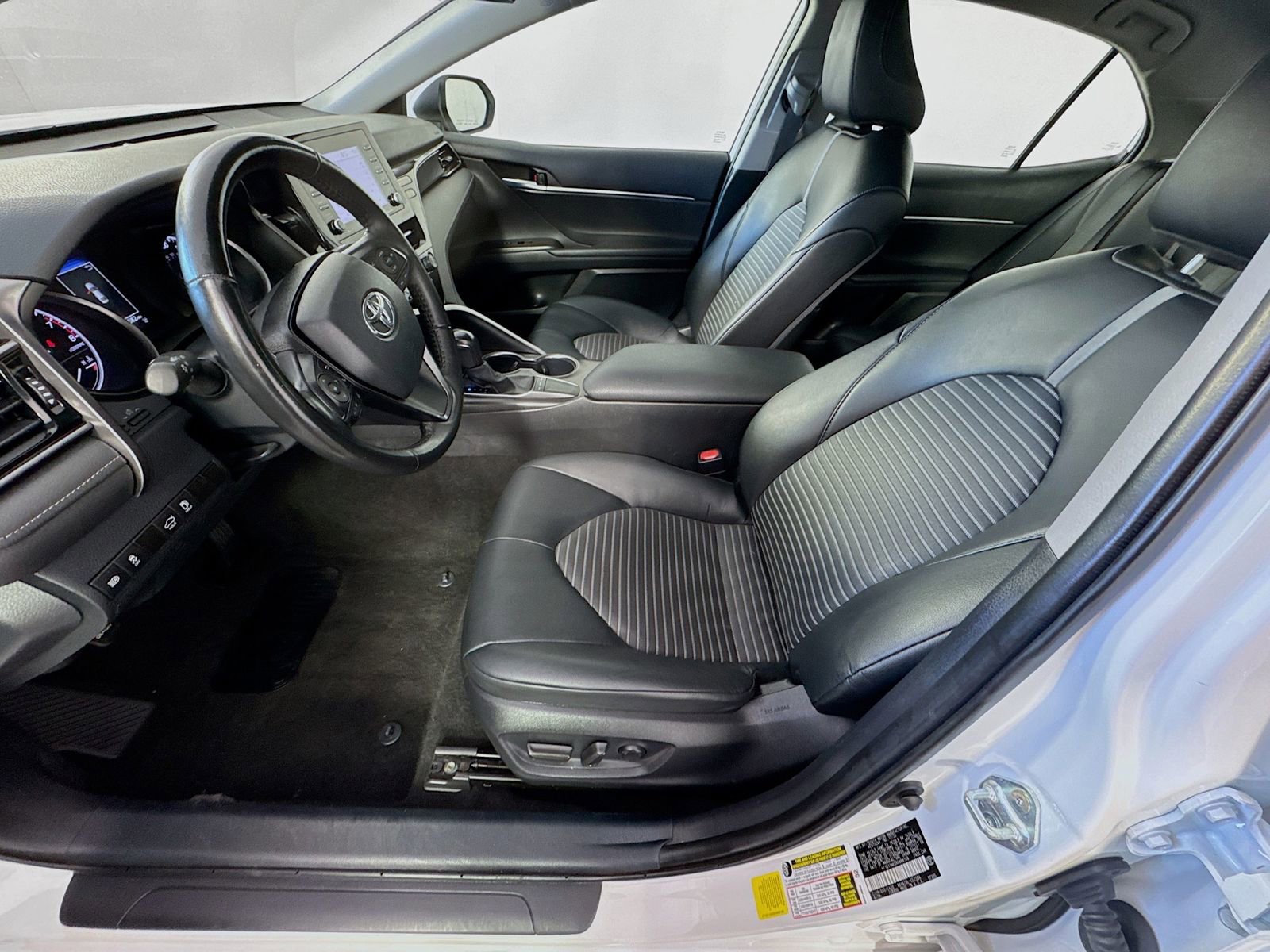 Used 2024 Toyota Camry SE FWD image 16