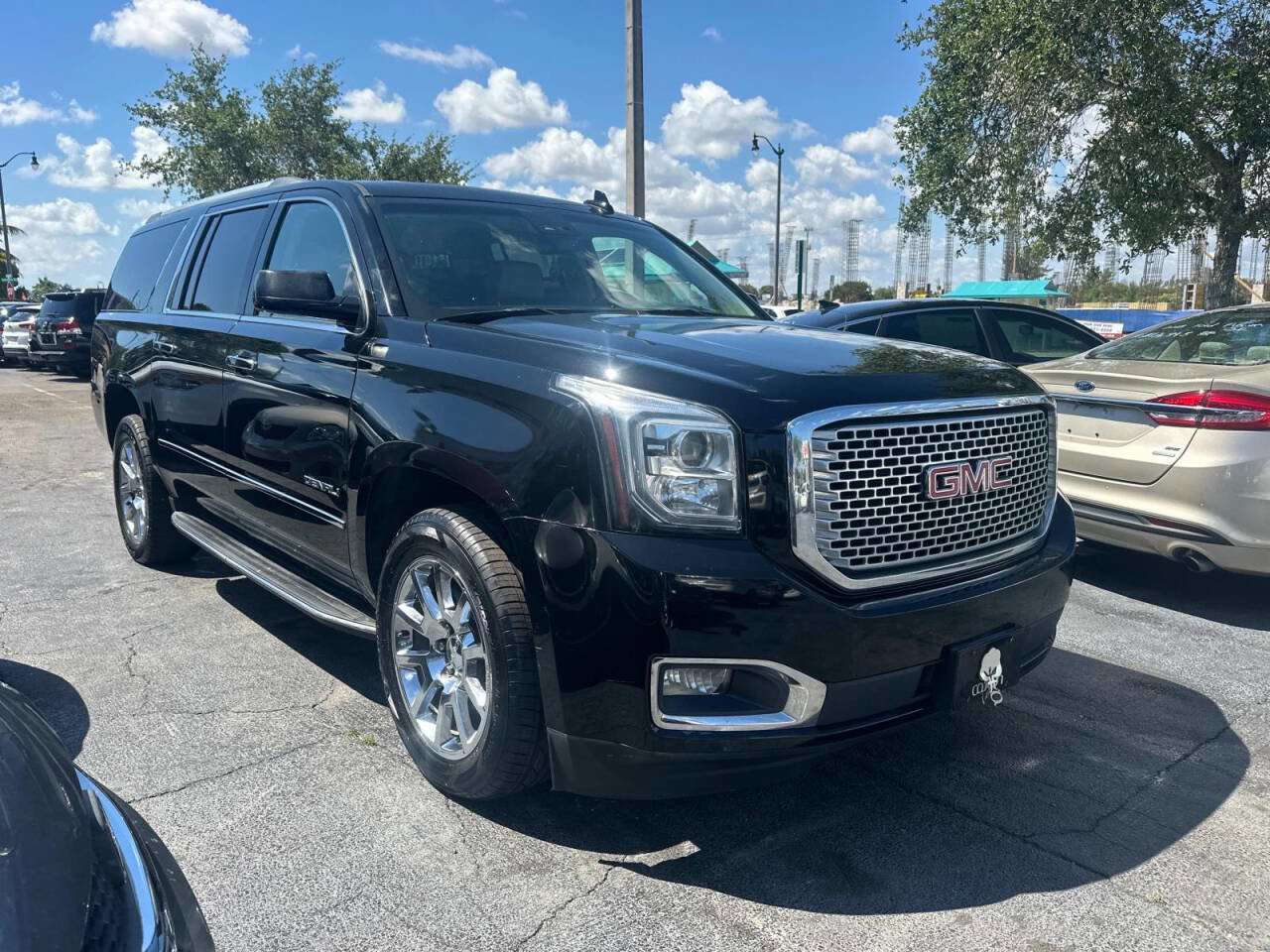 Used 2017 GMC Yukon XL Denali w/ Open Road Package image 1