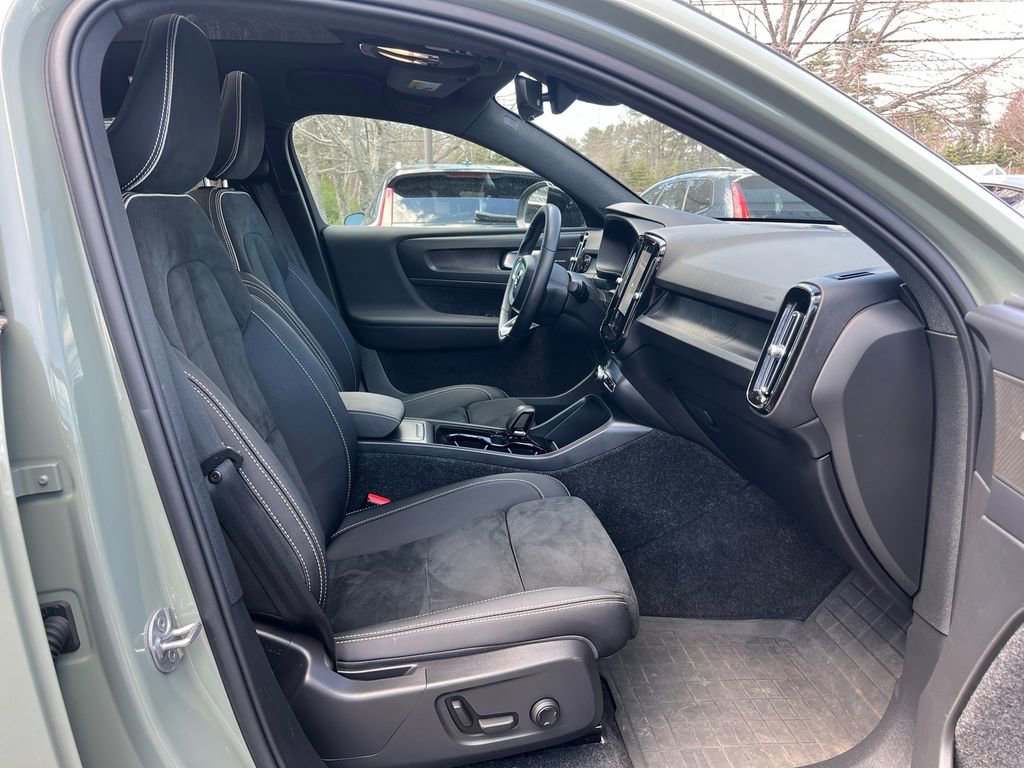 Certified 2023 Volvo C40 P8 Recharge Ultimate AWD/4WD image 30