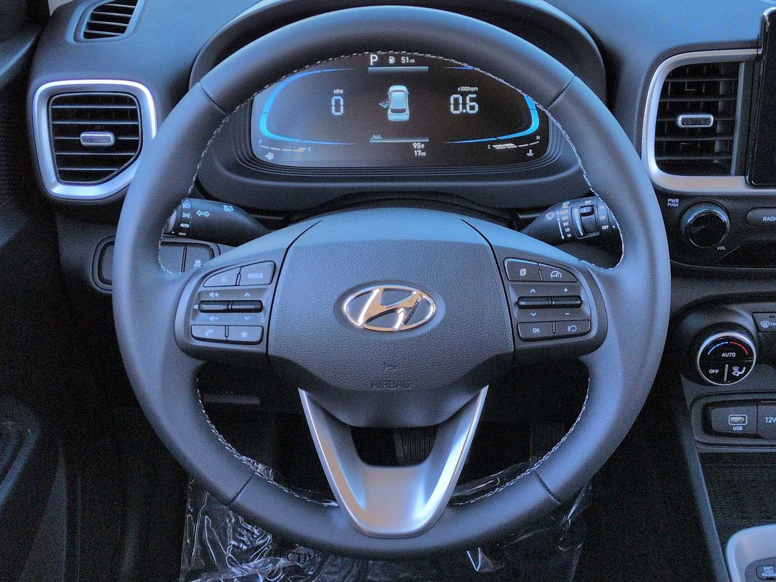 Certified 2026 Hyundai Venue SEL image 23