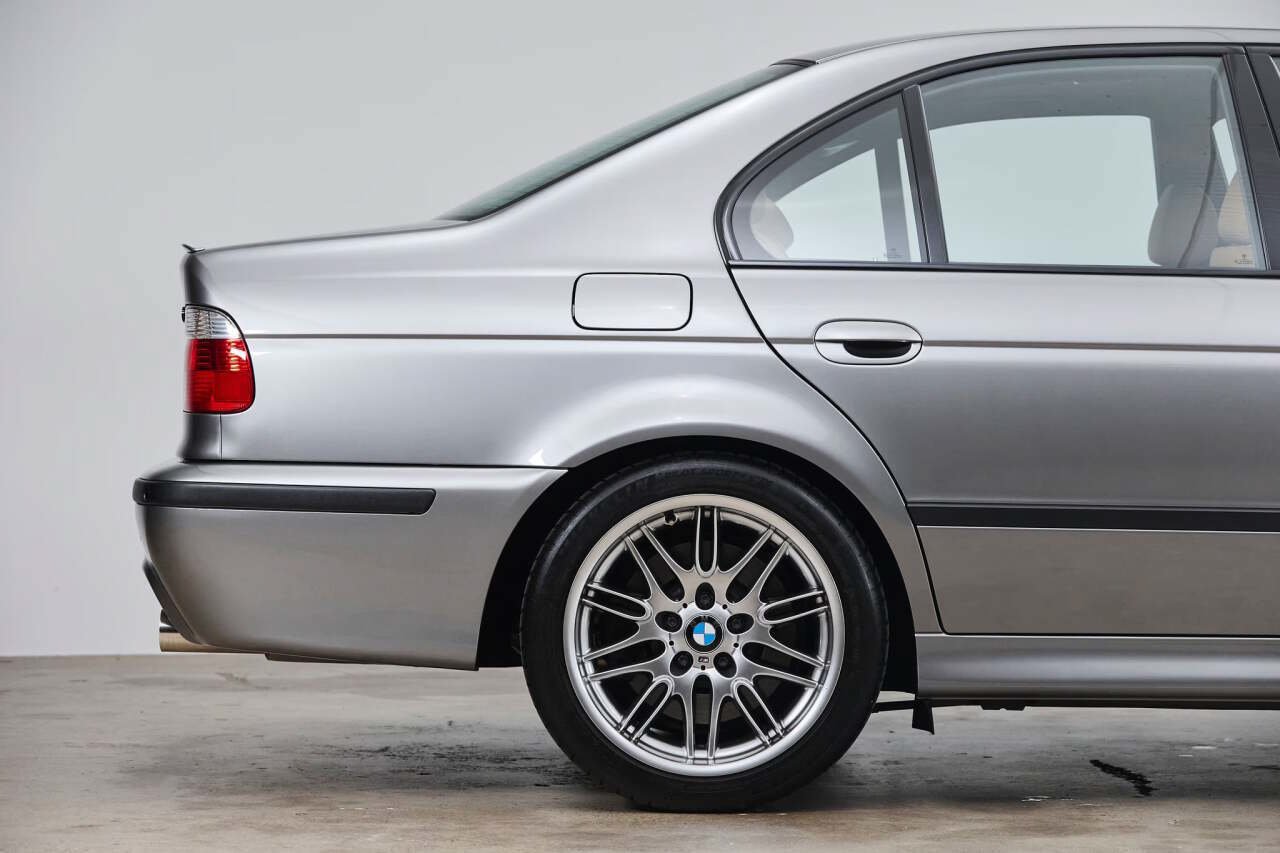 Used 2003 BMW M5 RWD image 26