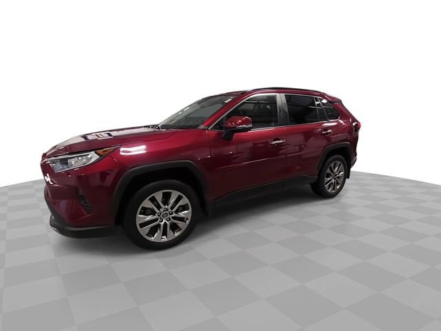 Used 2019 Toyota RAV4 Limited w/ Cold Weather Package FWD image 4