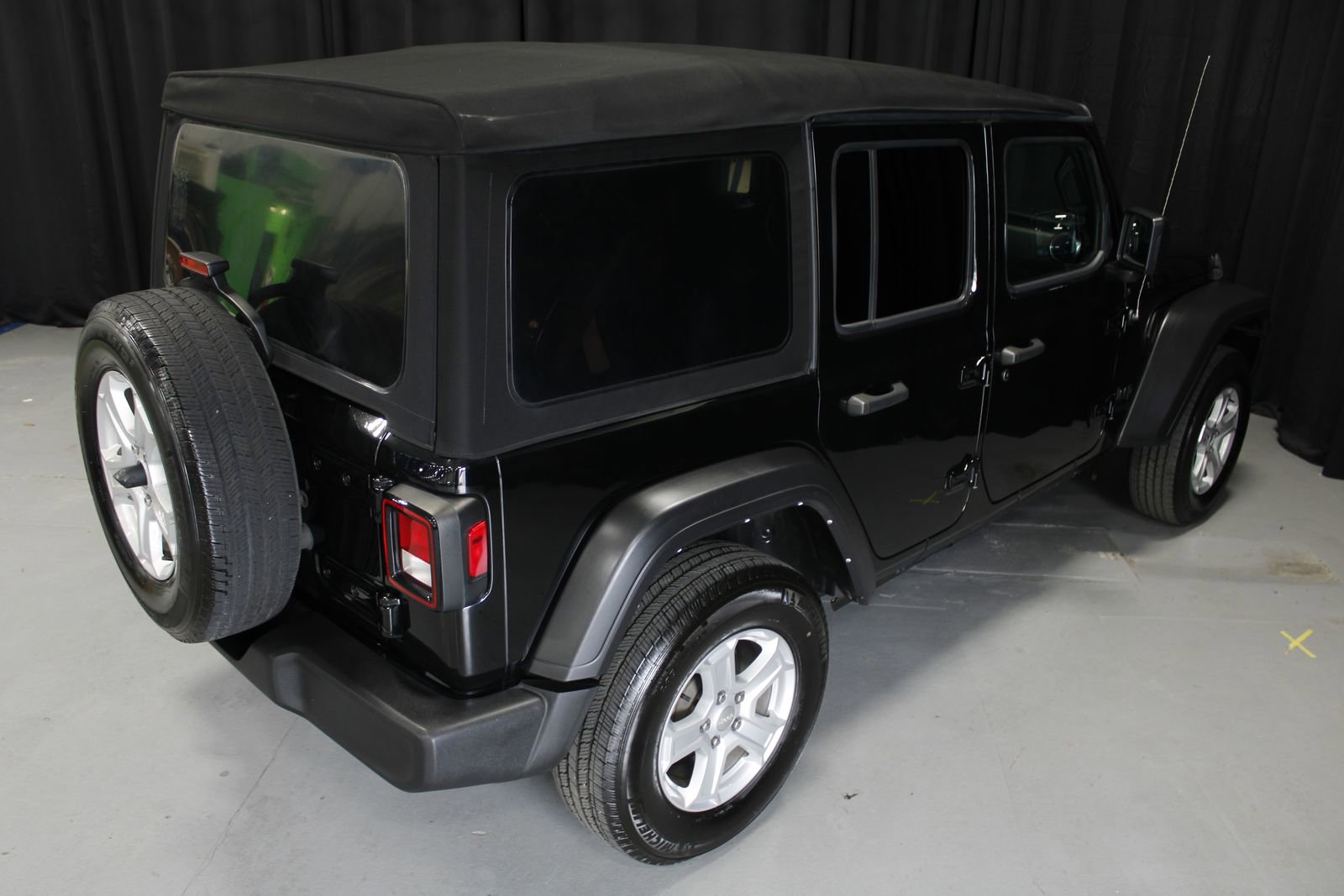 Used 2022 Jeep Wrangler Unlimited Sport image 13