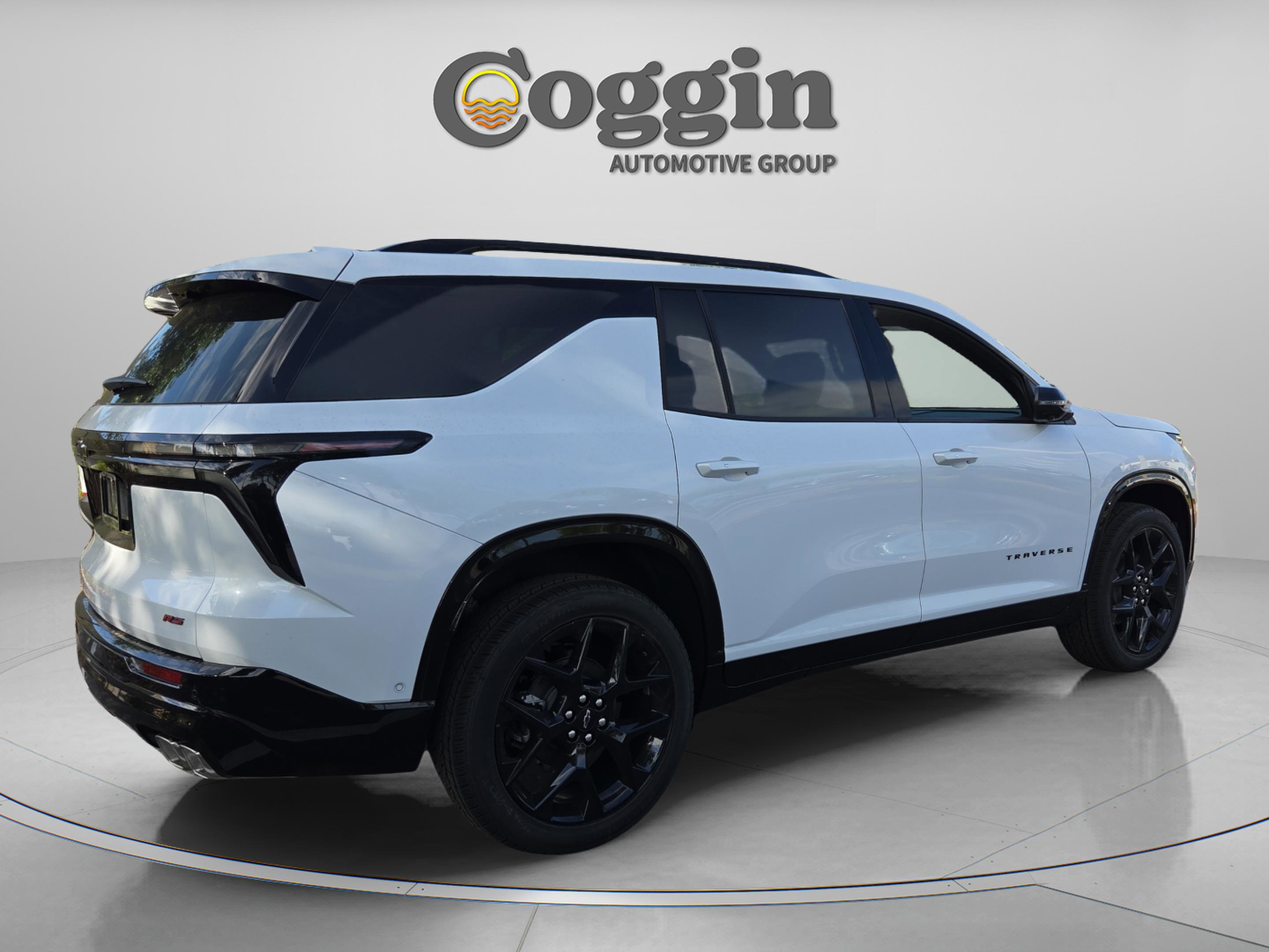 New 2026 Chevrolet Traverse RS w/ LPO, Floor Liner Package FWD image 5