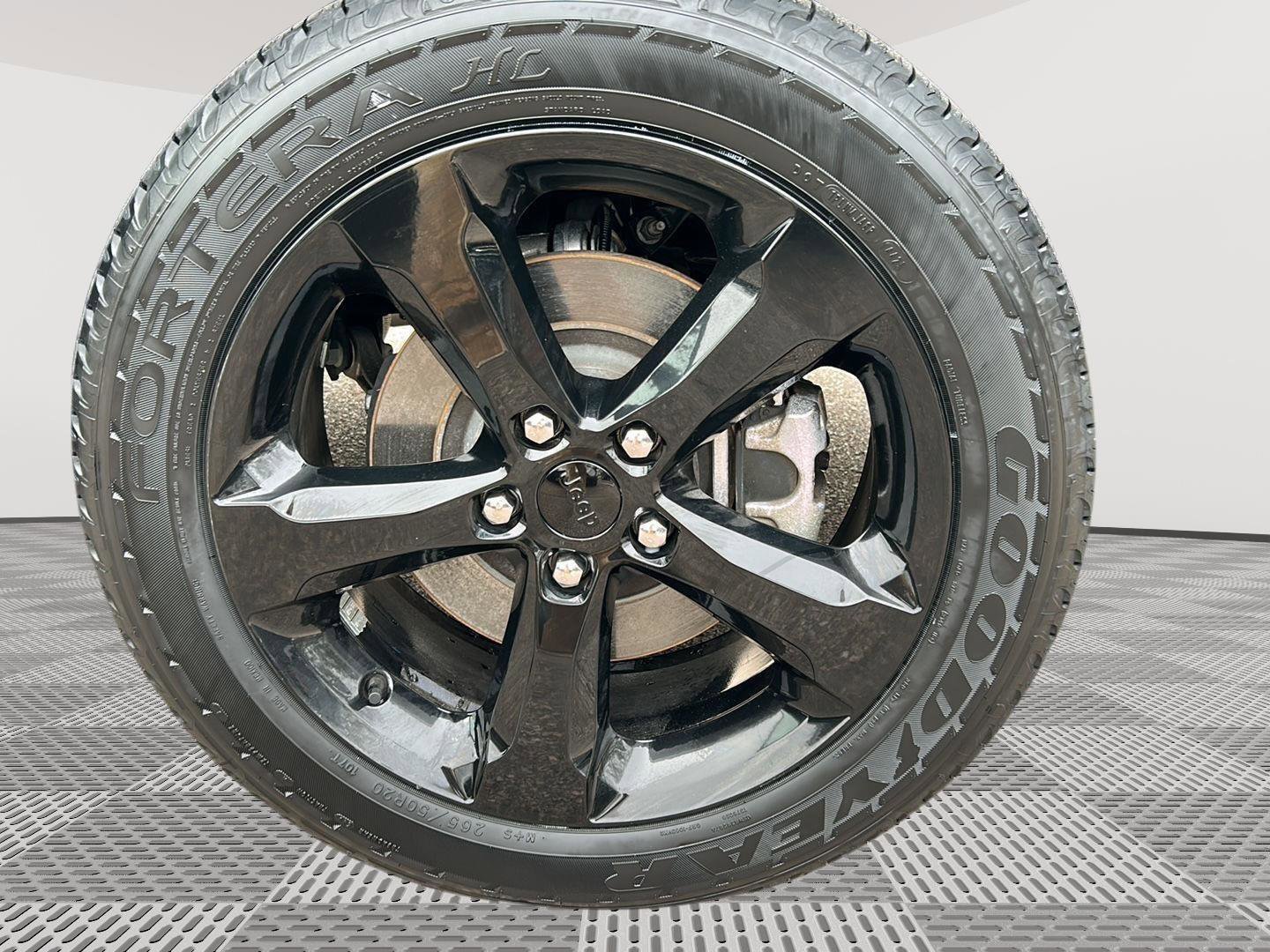 Used 2023 Jeep Grand Cherokee L Laredo image 26