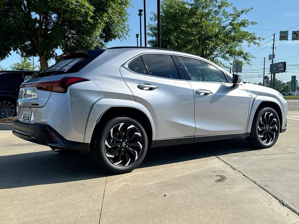 New 2026 Lexus UX 300h FWD image 8