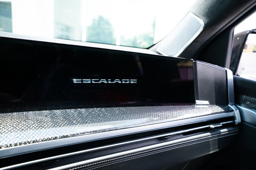 Used 2025 Cadillac Escalade ESV V AWD/4WD image 46