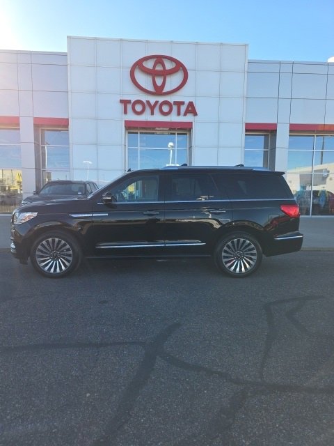 Used 2020 Lincoln Navigator Reserve image 2