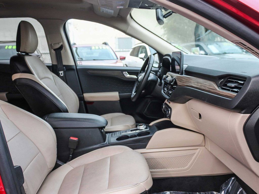 Used 2020 Ford Escape Titanium image 12