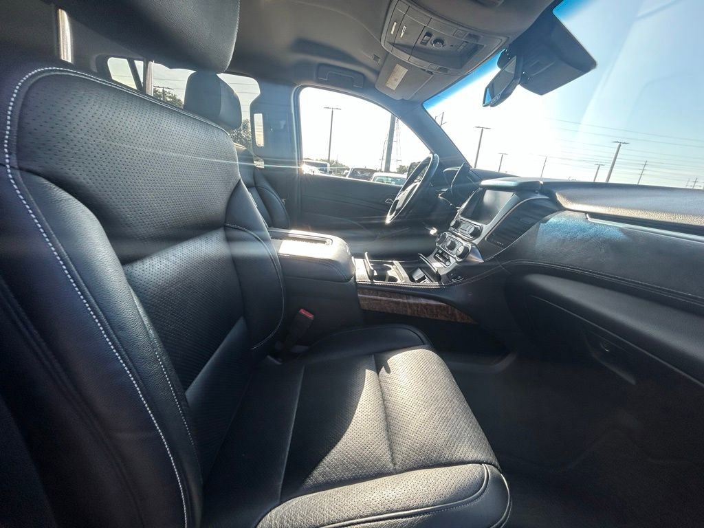 Used 2019 Chevrolet Suburban Premier w/ RST Edition RWD image 35