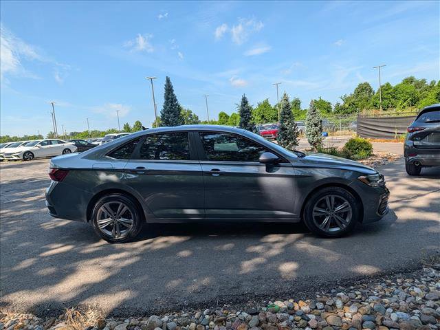 Used 2022 Volkswagen Jetta SE FWD image 5