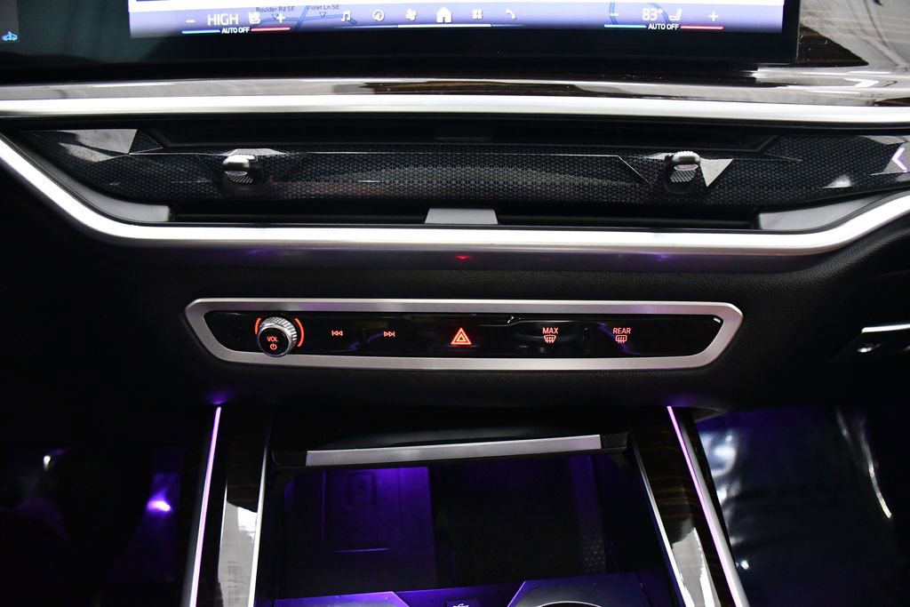 Used 2024 BMW X7 xDrive40i w/ M Sport Package image 14