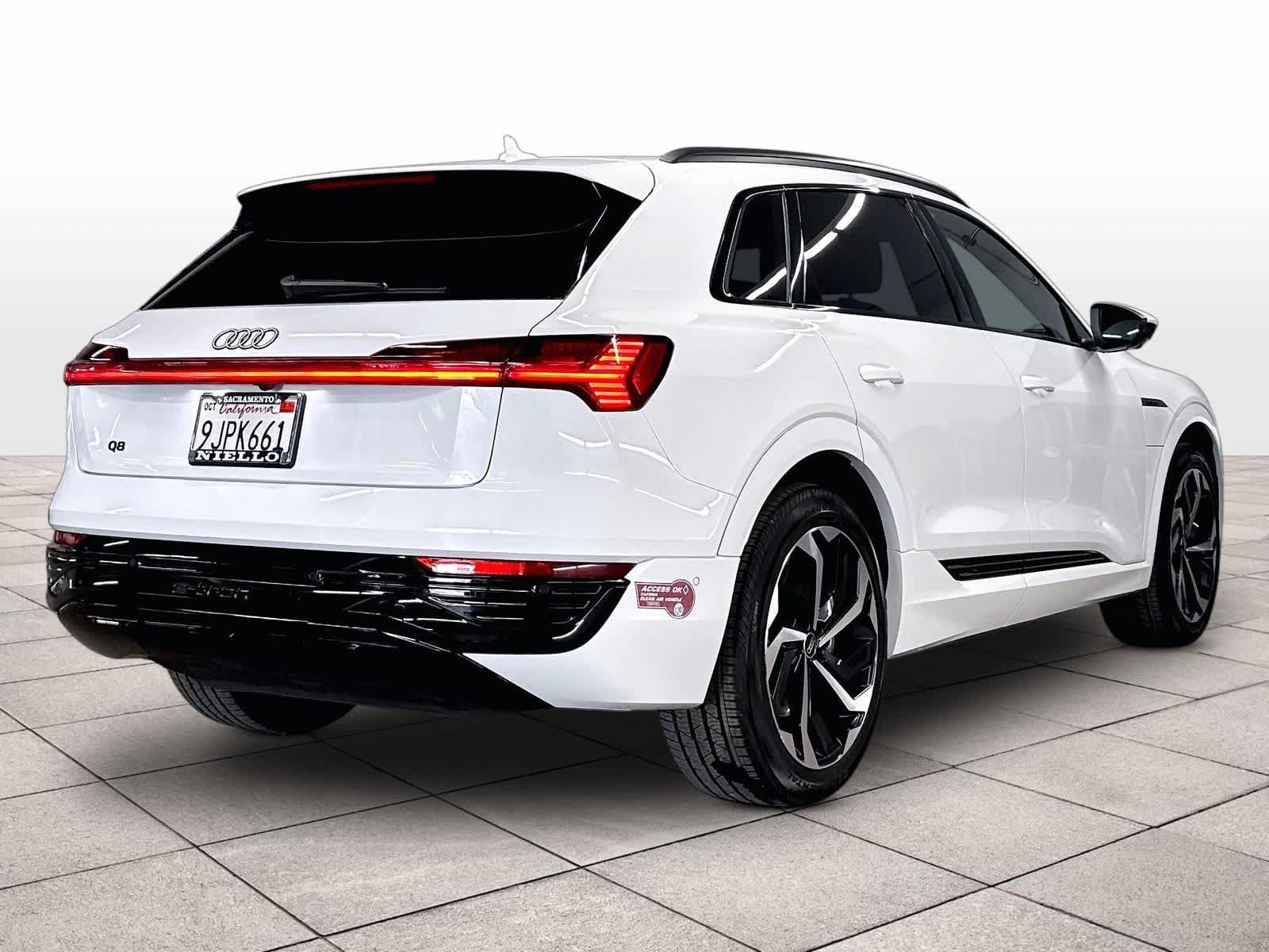 Used 2024 Audi Q8 e-tron Premium Plus AWD/4WD image 15