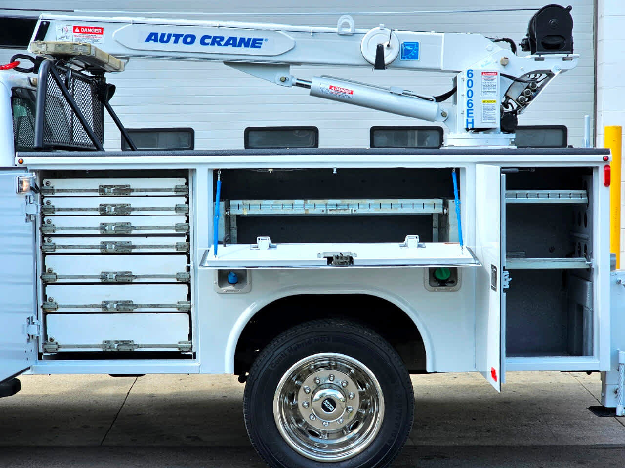 Used 2011 Ford F550 4x4 Regular Cab Super Duty w/ Payload Upgrade Pkg image 10