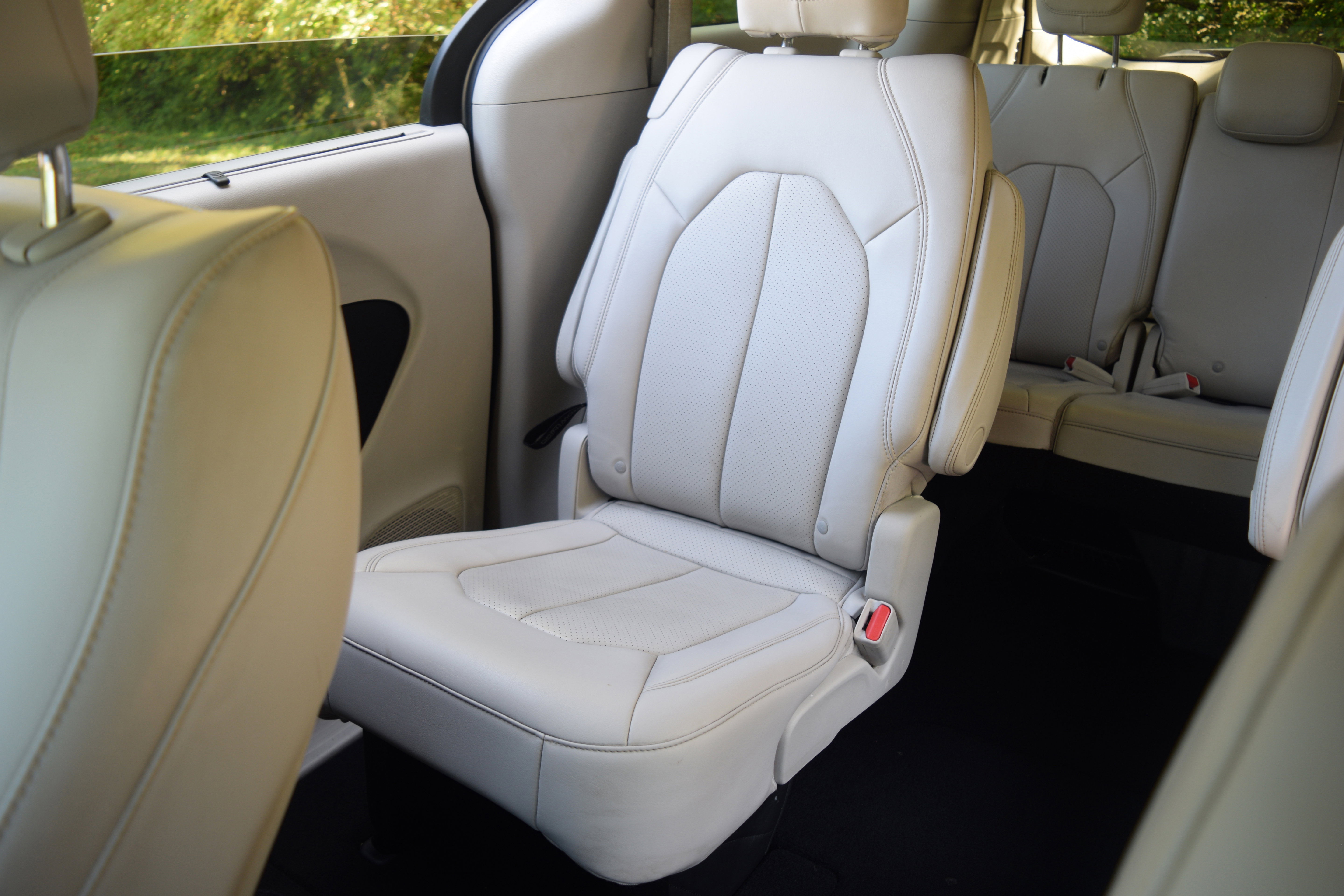 Used 2021 Chrysler Voyager Lxi image 15