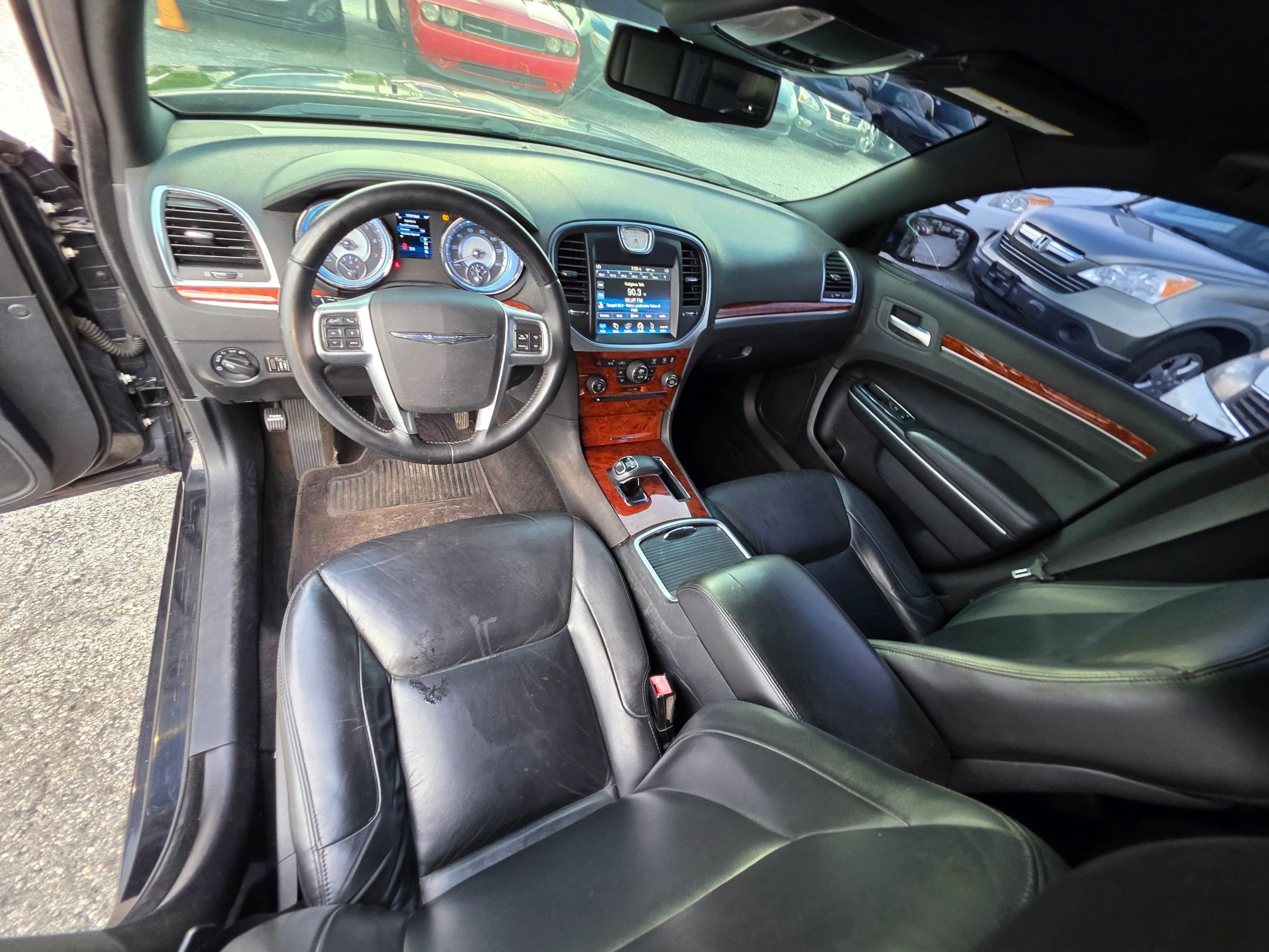 Used 2013 Chrysler 300 image 14