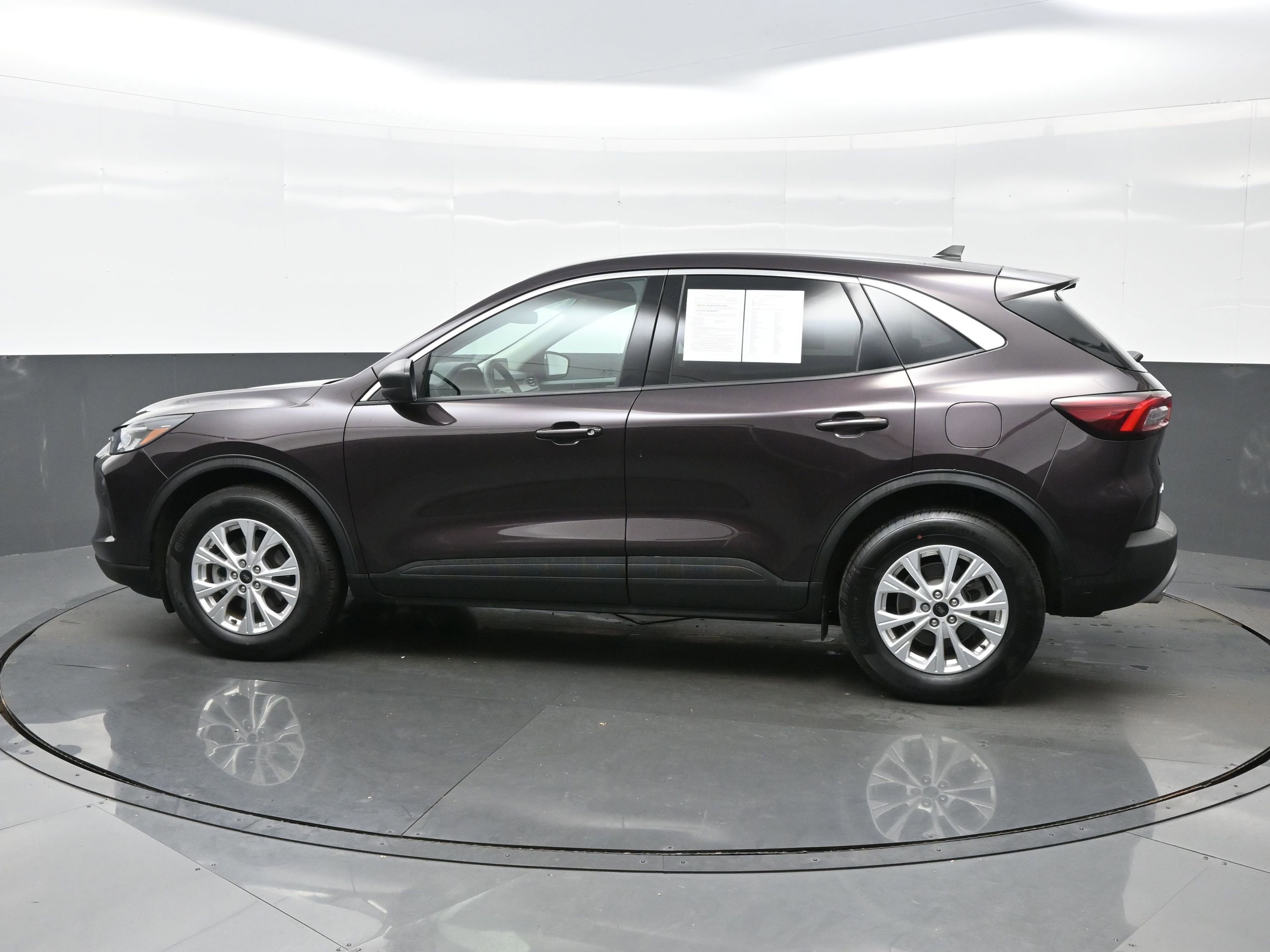 Used 2023 Ford Escape Active image 3