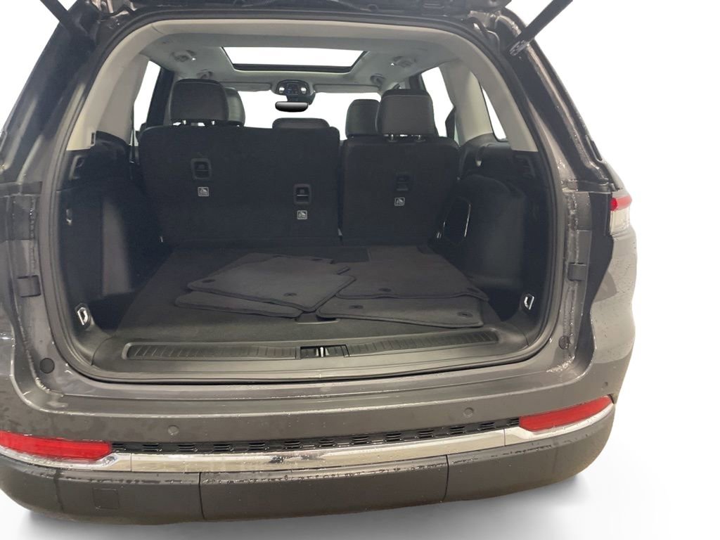 Used 2022 Jeep Grand Cherokee Limited 4xe image 8