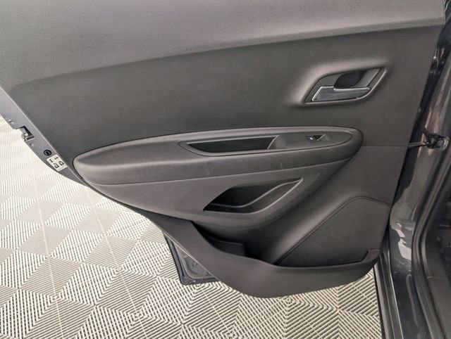 Used 2019 Chevrolet Trax LT w/ LT Convenience Package image 26