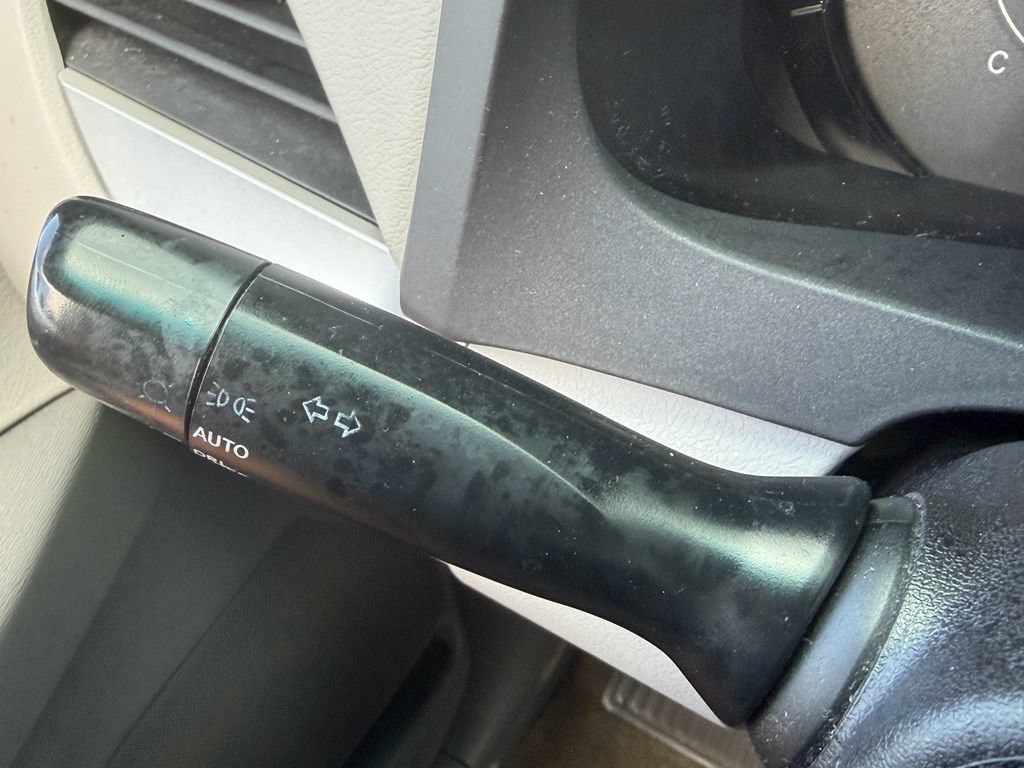 Used 2015 Toyota Sienna LE FWD image 26