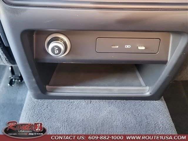 Used 2024 Porsche Cayenne image 33