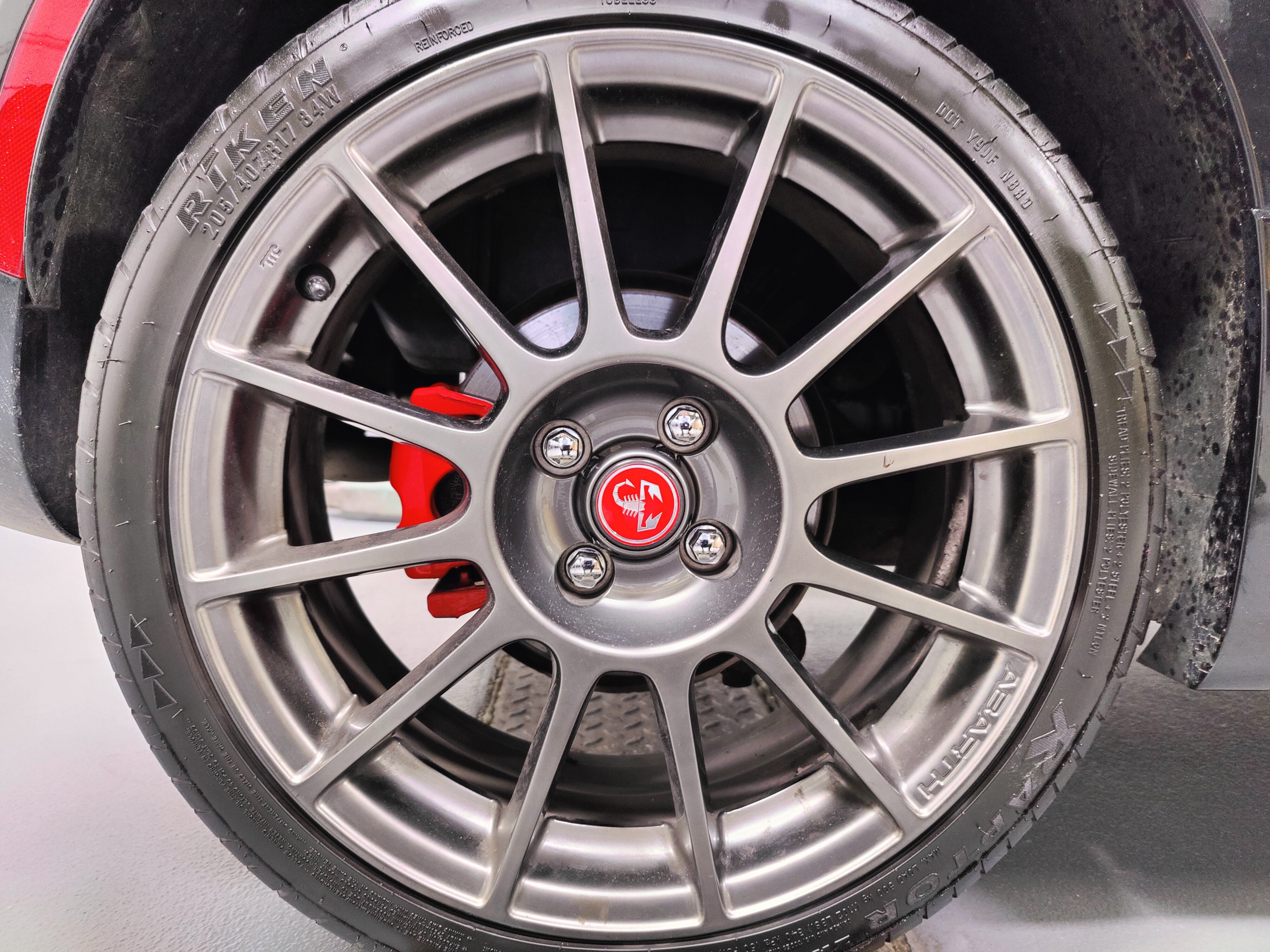 Used 2013 FIAT 500 Abarth w/ Comfort/Convenience Group FWD image 7