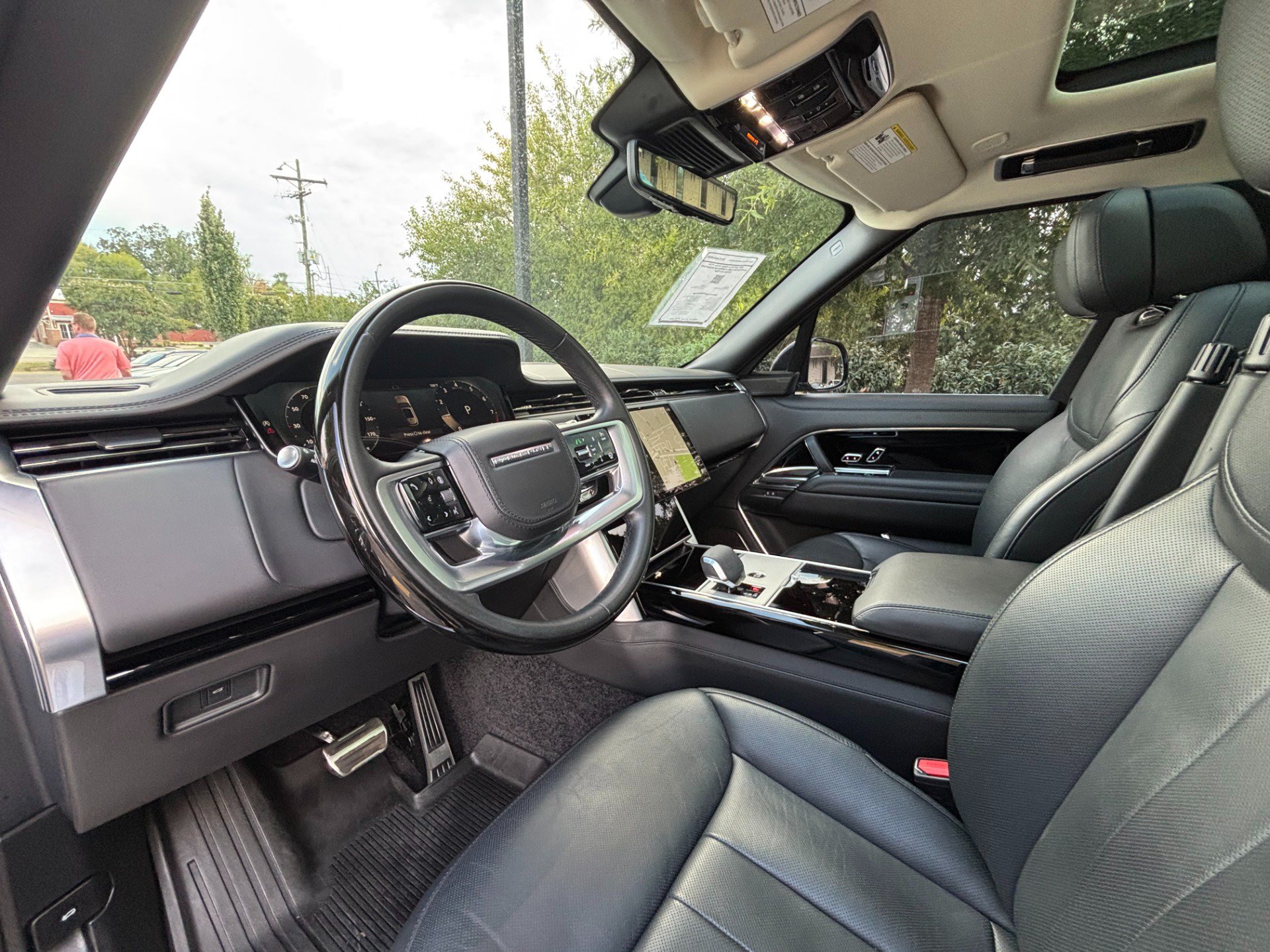 Used 2024 Land Rover Range Rover Long Wheelbase Autobiography AWD/4WD image 9
