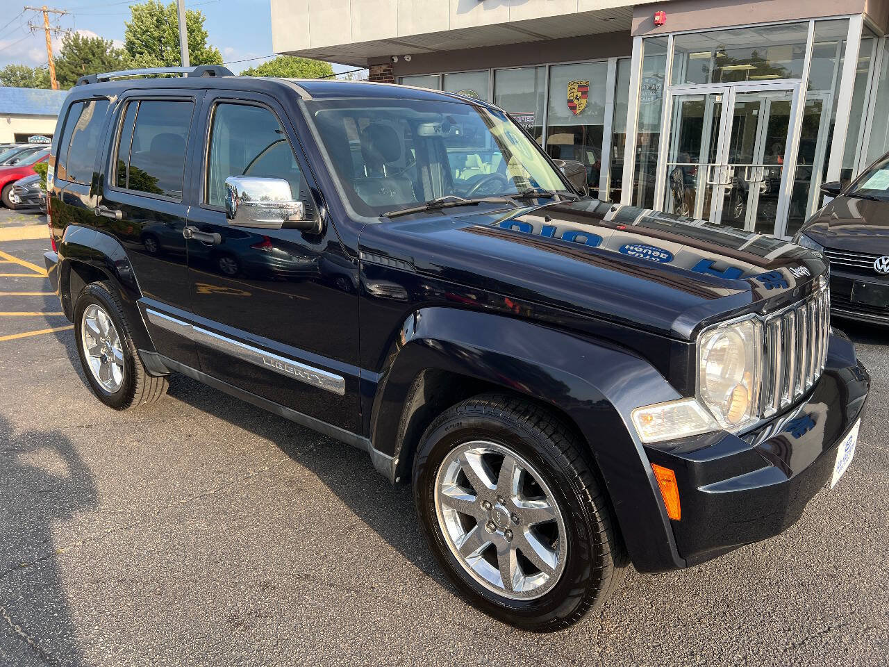 Used 2011 Jeep Liberty Limited w/ Tire & Wheel Group AWD/4WD image 4