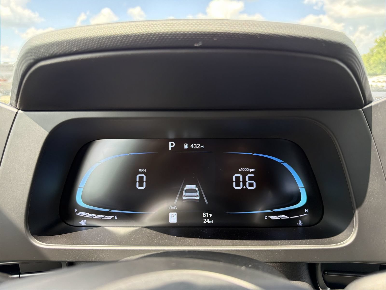 New 2026 Hyundai Elantra SEL Sport FWD image 16