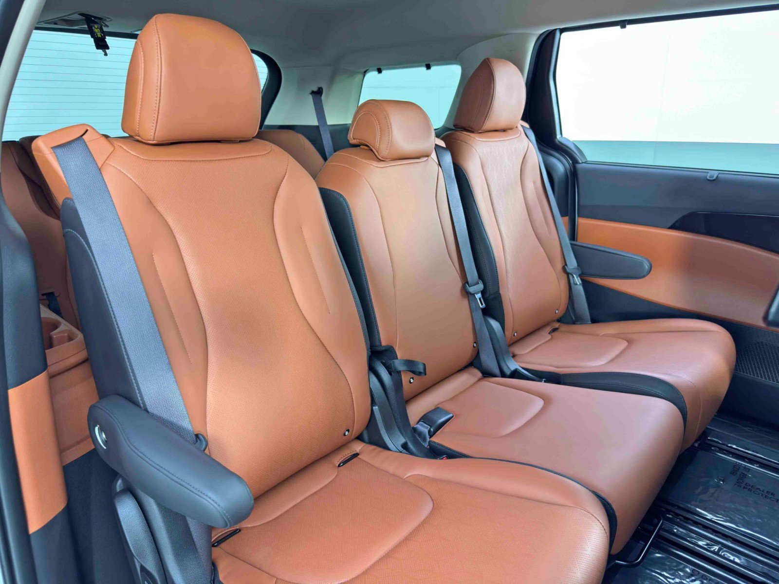 Used 2024 Kia Carnival SX FWD image 42