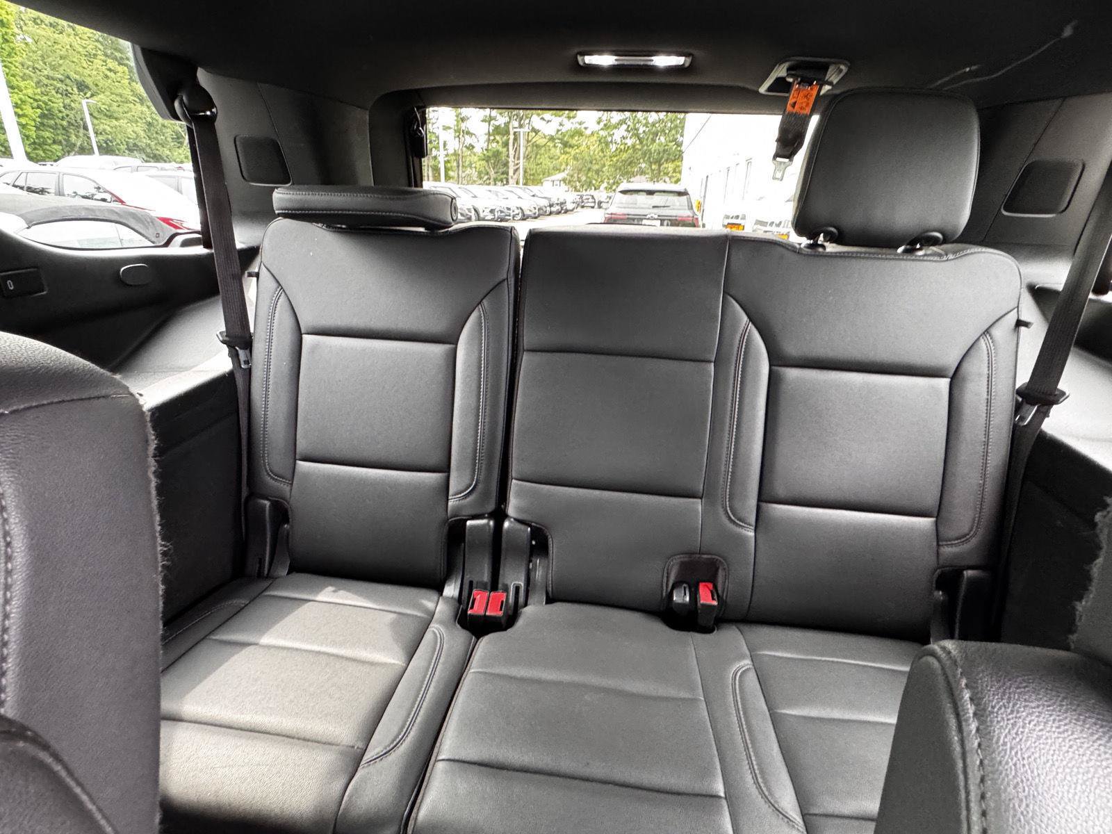 Certified 2022 Chevrolet Tahoe Z71 w/ Luxury Package AWD/4WD image 17