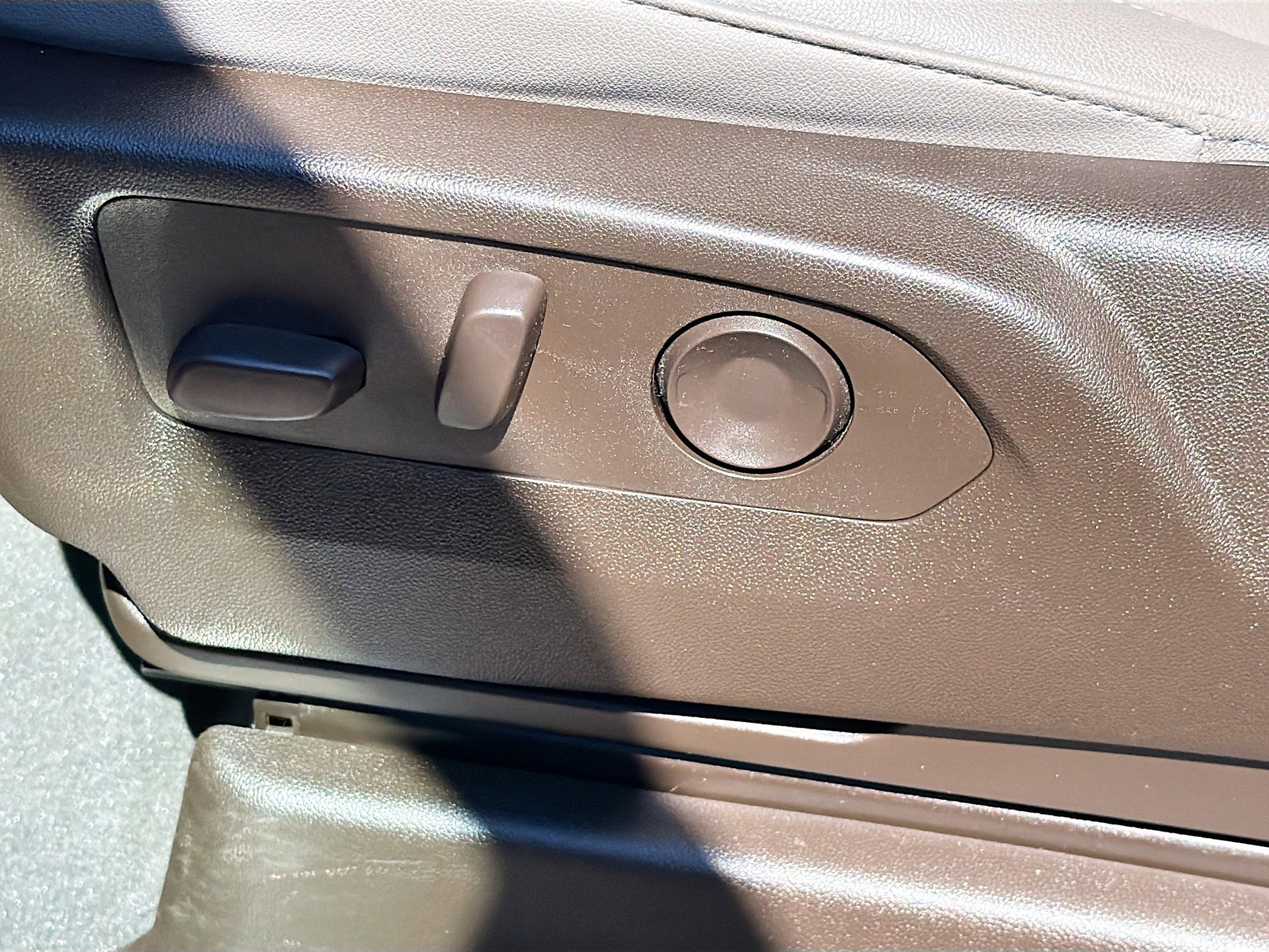 Used 2024 Chevrolet Tahoe LT w/ Luxury Package image 25