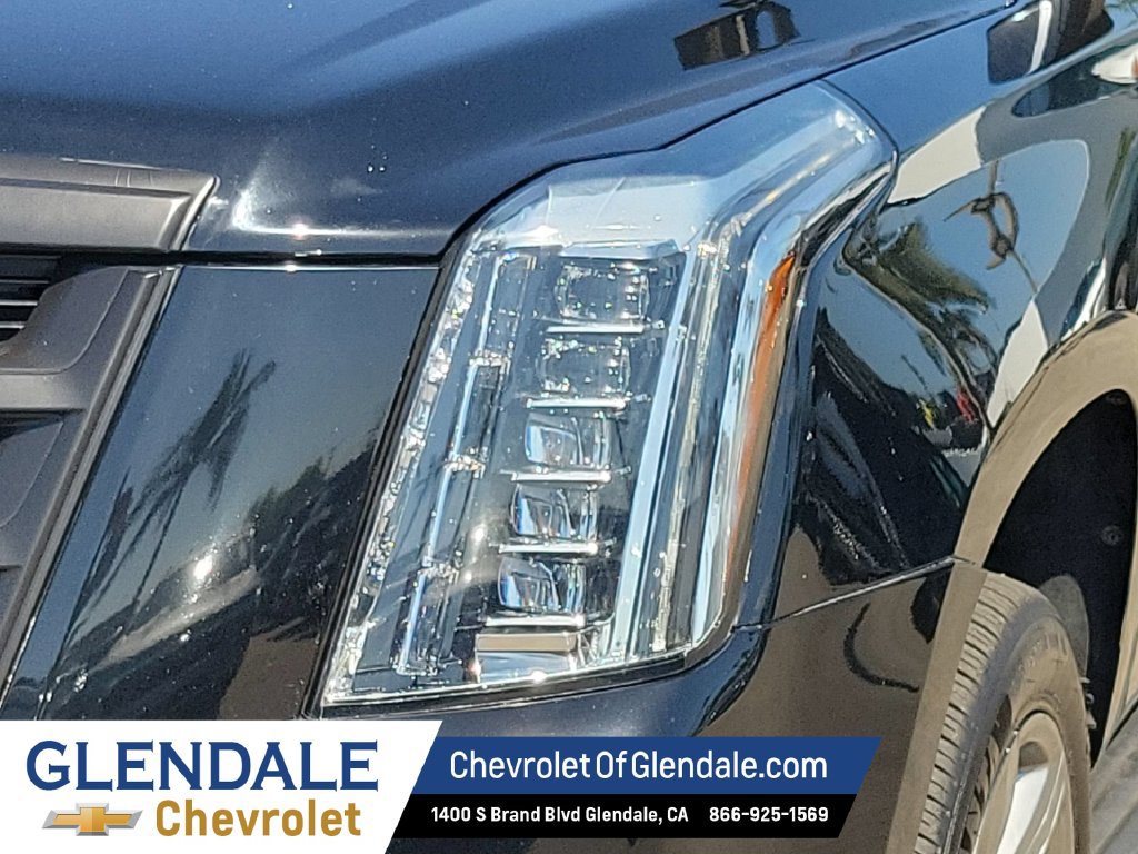 Certified 2017 Cadillac Escalade Luxury AWD/4WD image 9