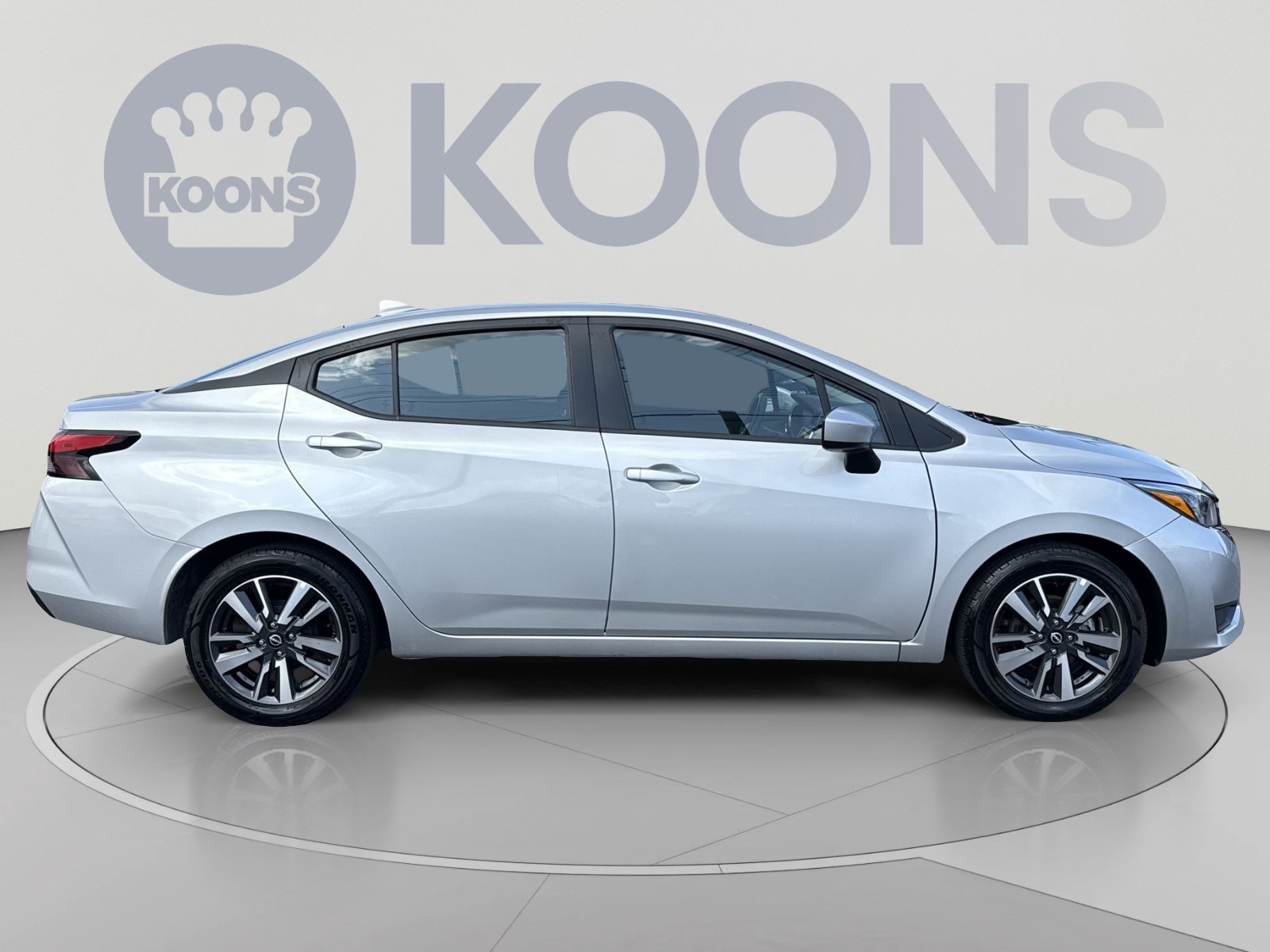 Used 2025 Nissan Versa SV FWD image 8