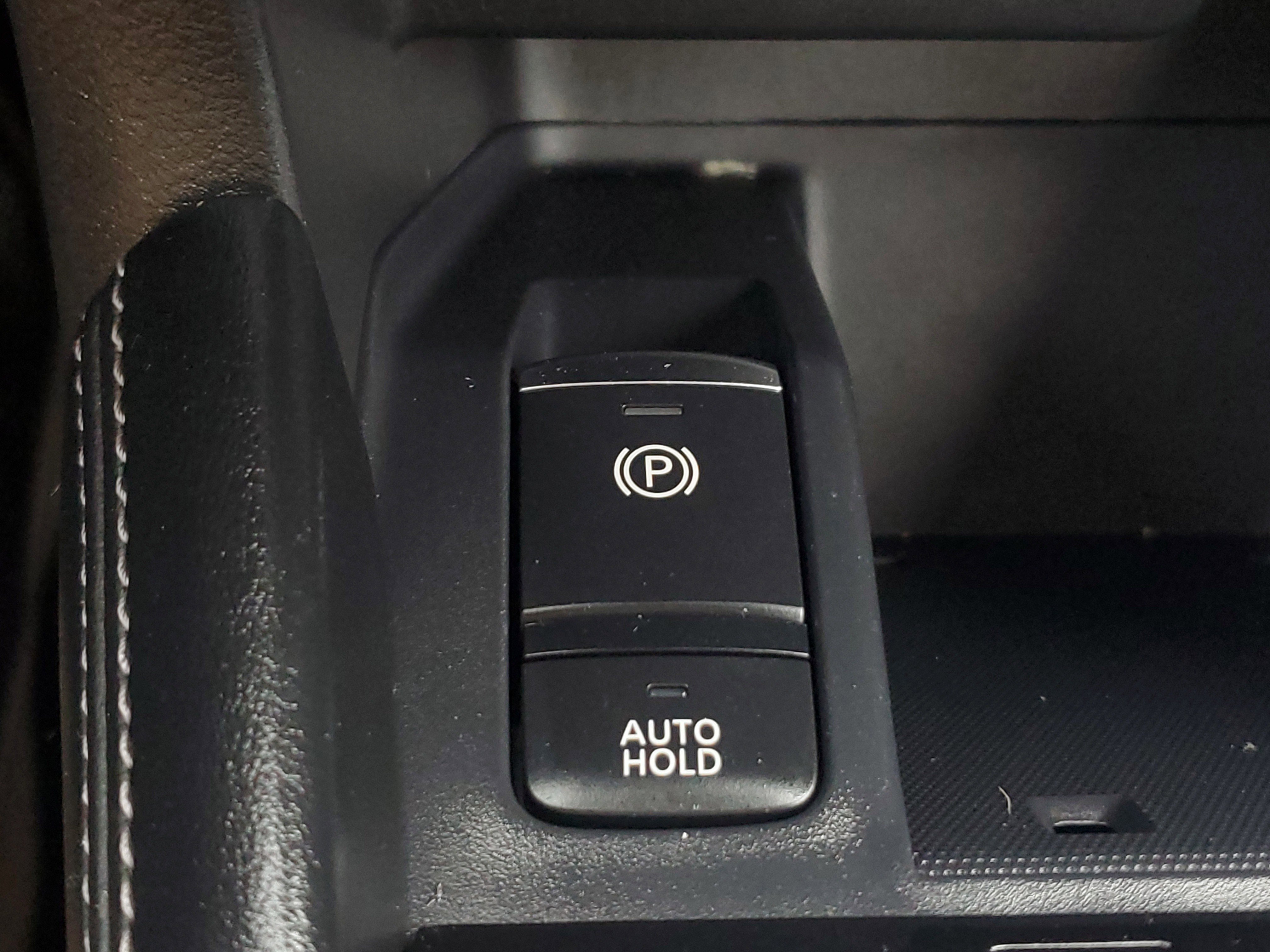 Used 2021 Nissan Kicks SR w/ SR Premium Package image 28