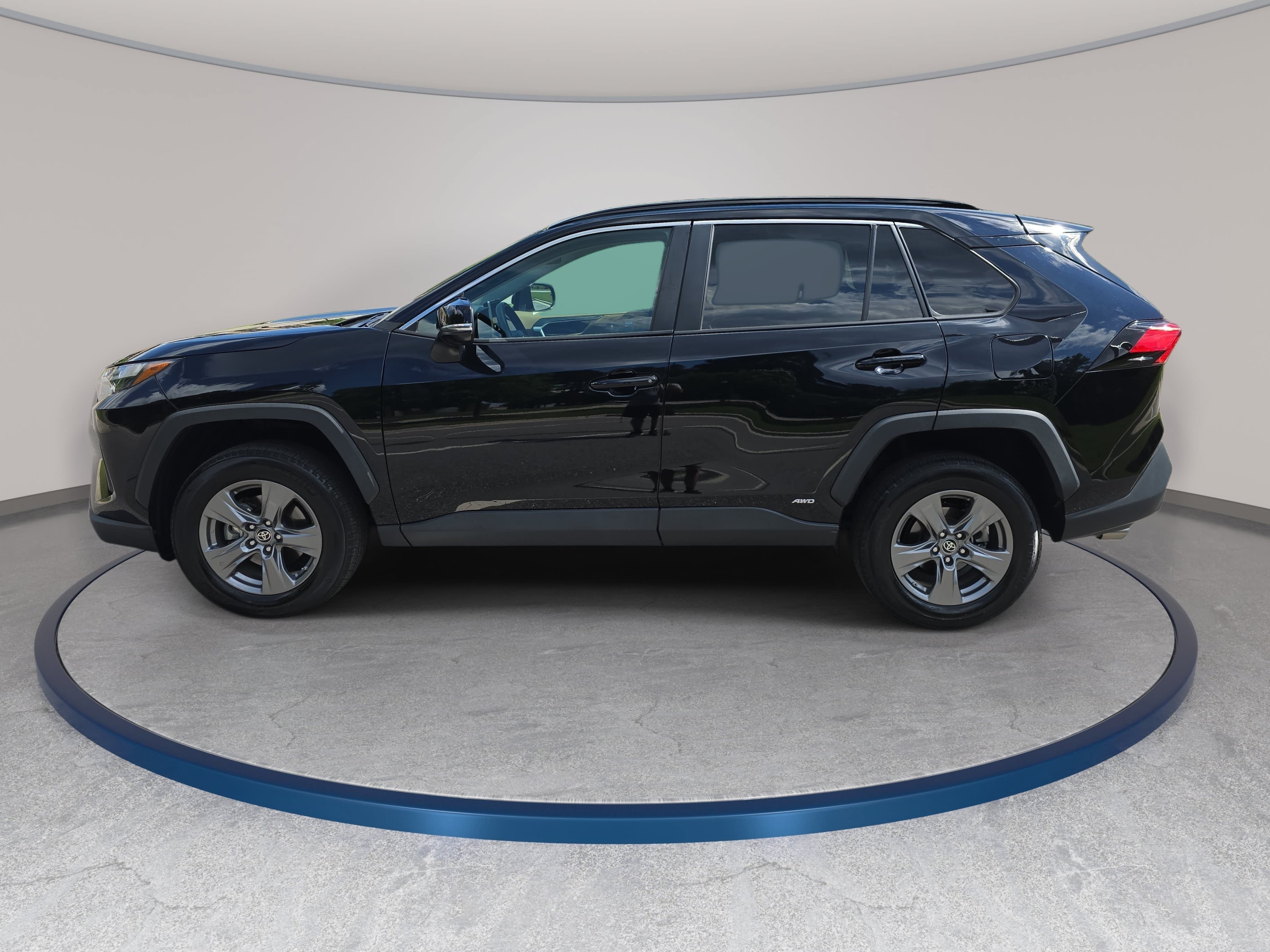 Certified 2024 Toyota RAV4 LE AWD/4WD image 8