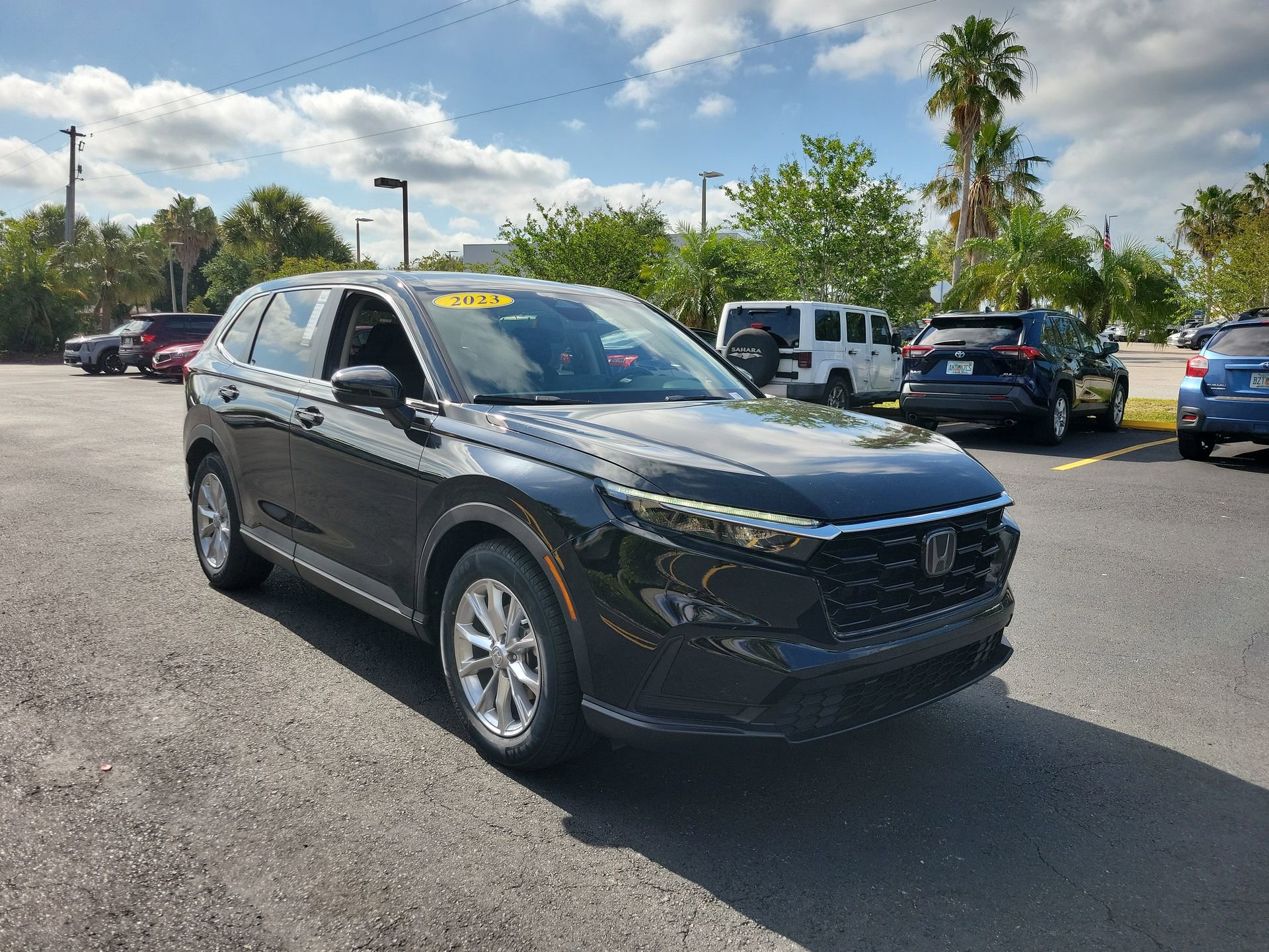 Used 2023 Honda CR-V EX image 1