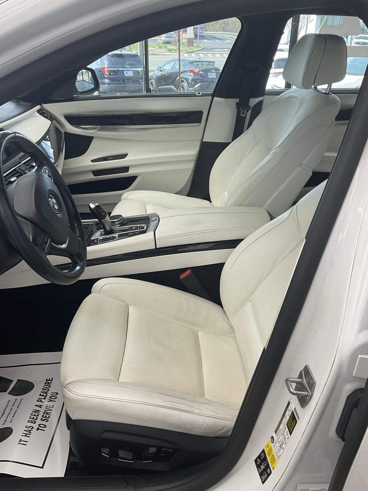 Used 2015 BMW 750i xDrive AWD/4WD image 8