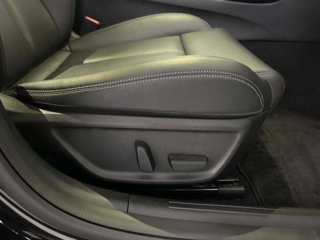 Used 2025 Genesis G70 2.5T image 55