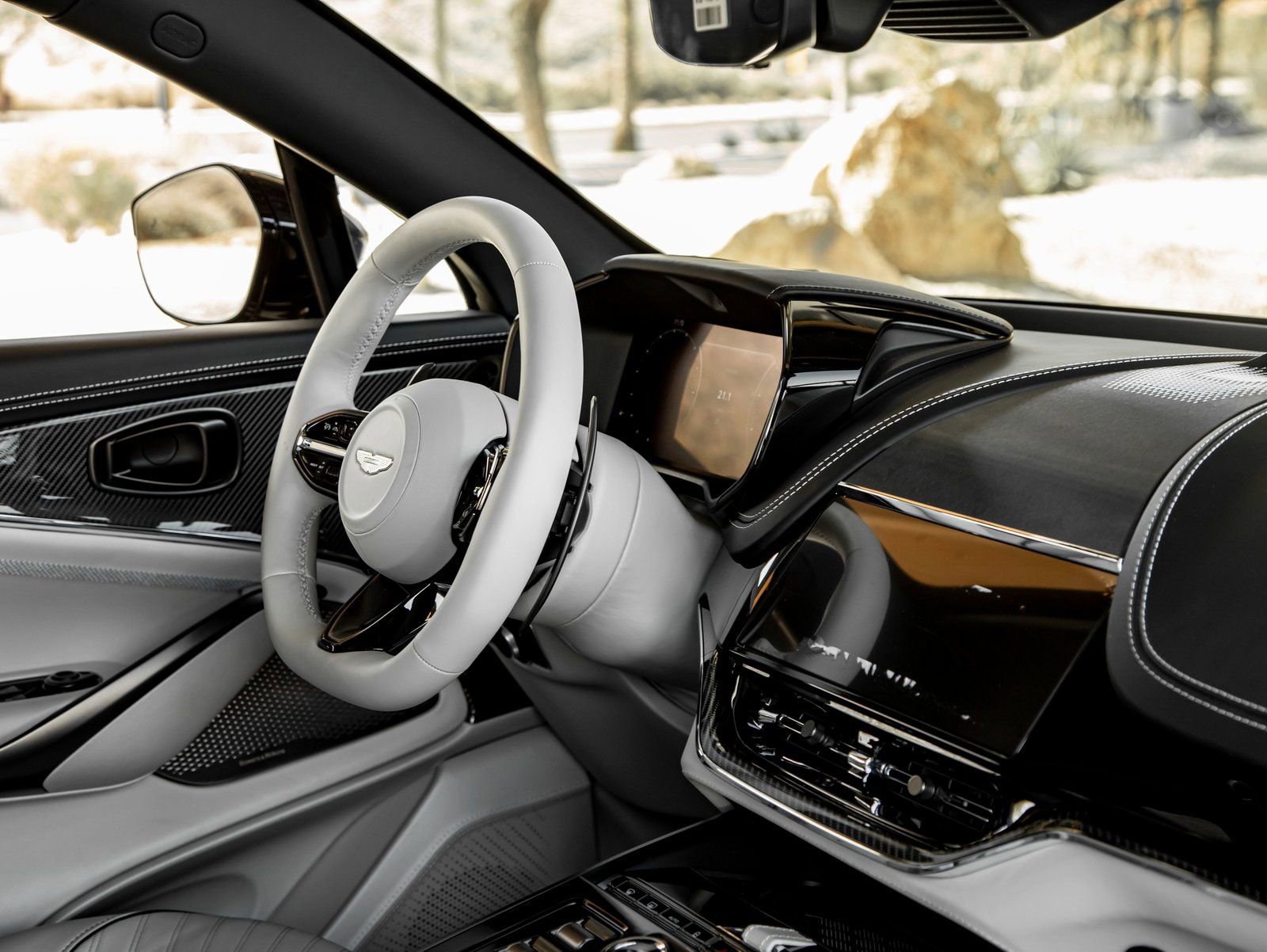 Used 2025 Aston Martin DBX 707 image 29