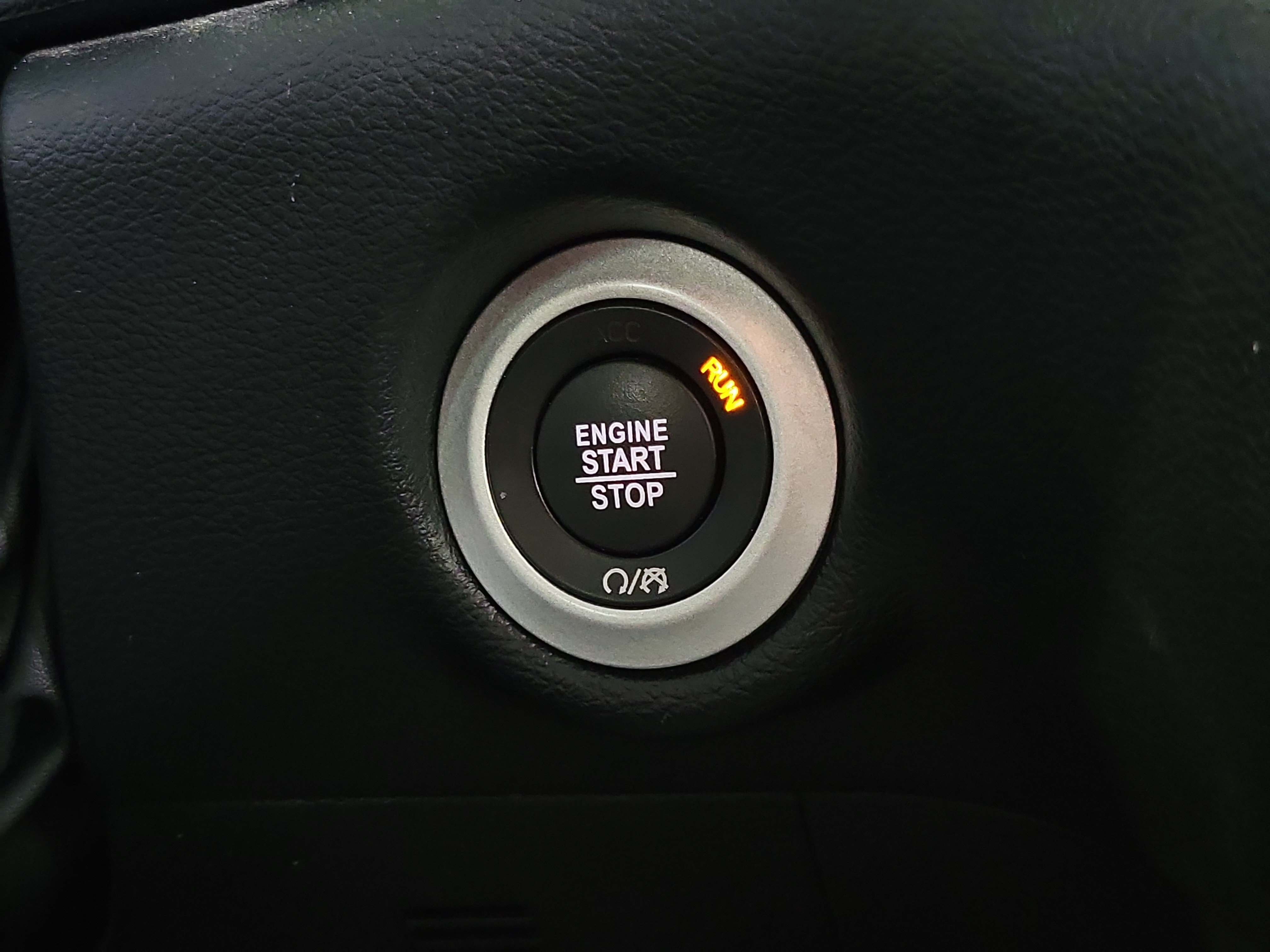 Certified 2025 Chrysler Pacifica Select FWD image 31