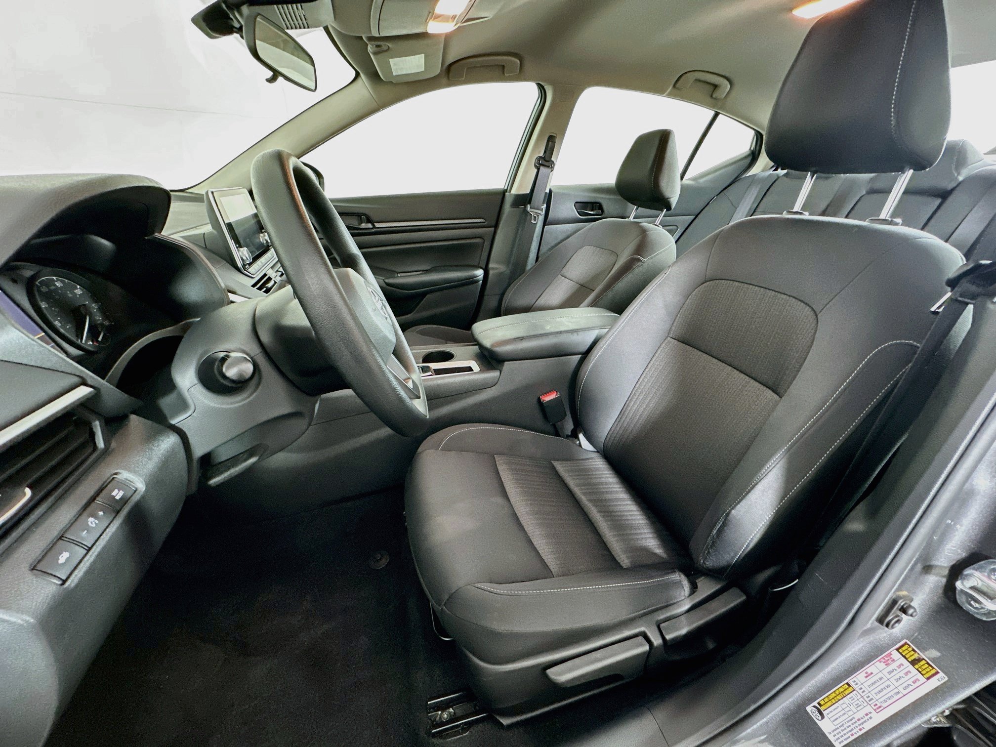 Used 2025 Nissan Altima 2.5 S FWD image 13