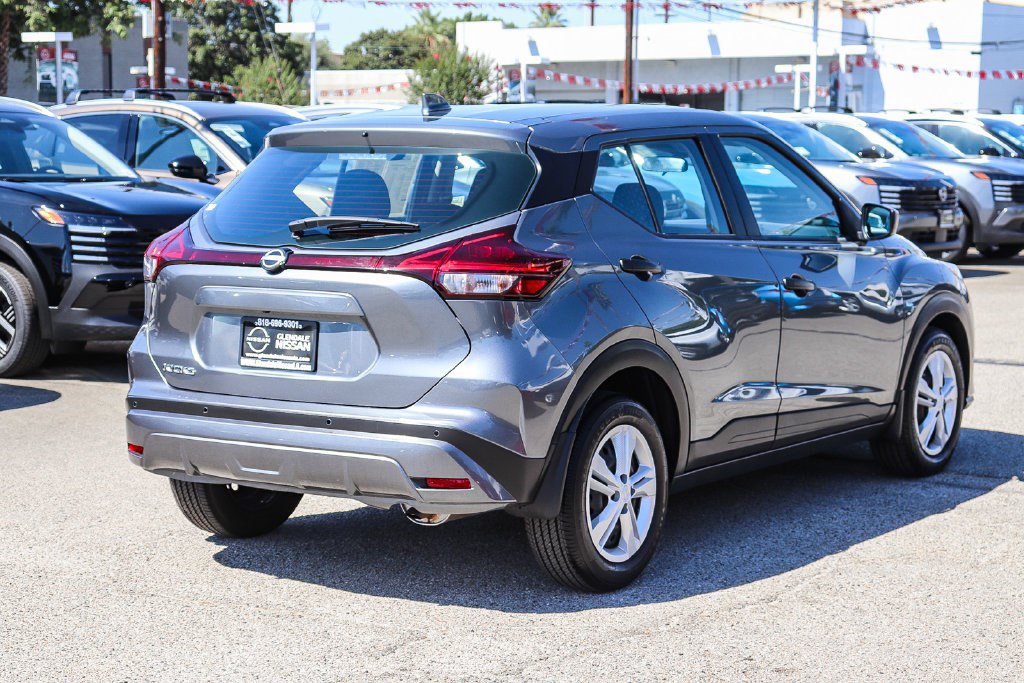 Certified 2025 Nissan Kicks Play S FWD image 8