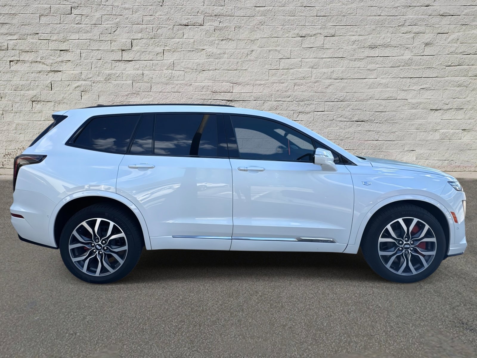 New 2025 Cadillac XT6 Sport w/ Platinum Package AWD/4WD image 2