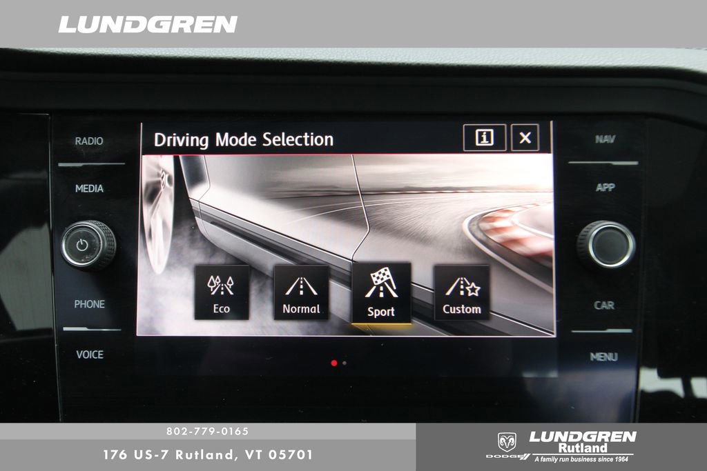 Used 2020 Volkswagen Jetta SEL Premium image 23