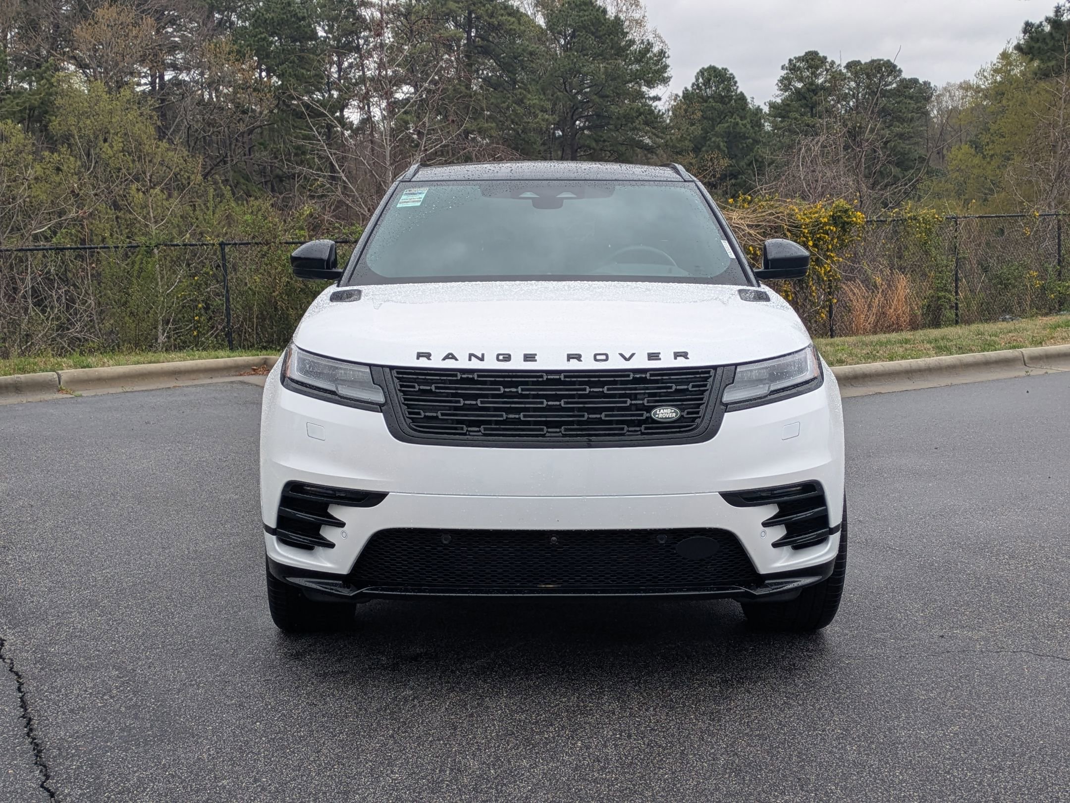 Certified 2026 Land Rover Range Rover Velar Dynamic SE image 2