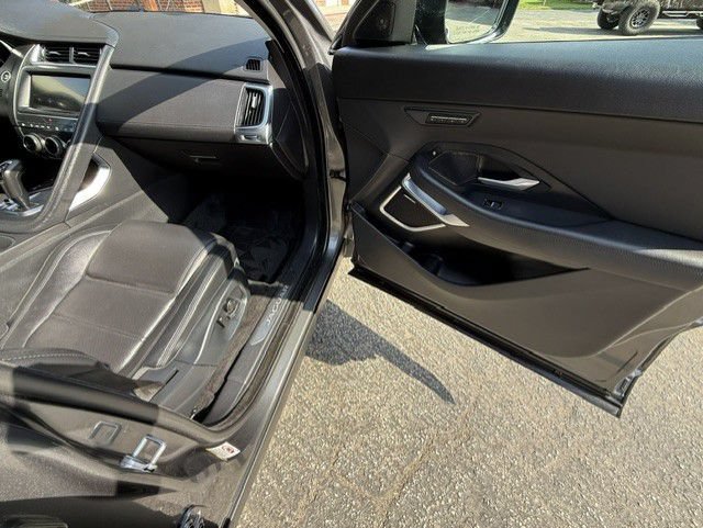 Used 2019 Jaguar E-PACE SE AWD/4WD image 34