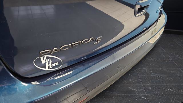 Used 2022 Chrysler Pacifica Touring-L w/ S Appearance Package FWD image 41